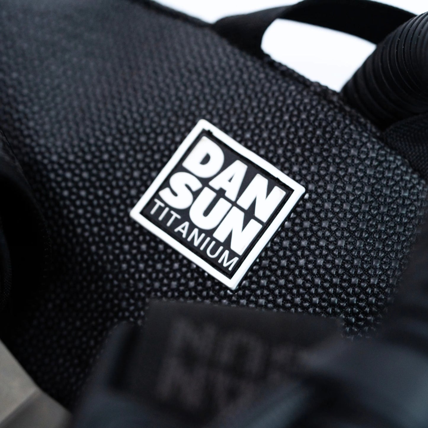 Dan Sun Titanium Mono 32 Single Tank Back Mount BCD